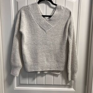 Pink Rose V-Neck Sweater - Light Gray